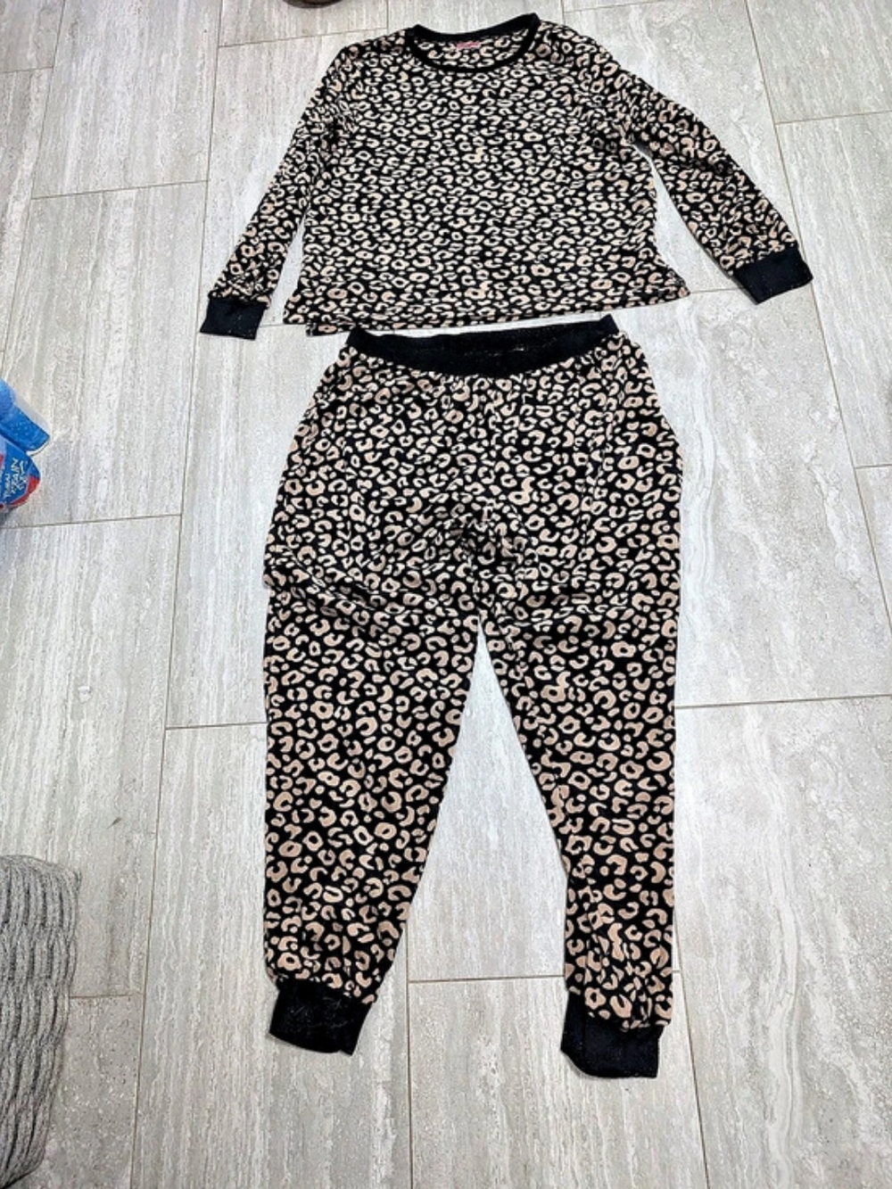 Kate Spade New York Leopard Print Jogger PJ Set Large